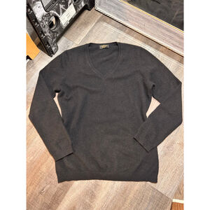 Women's Charter Club Black Cashmere V-Neck Sweater